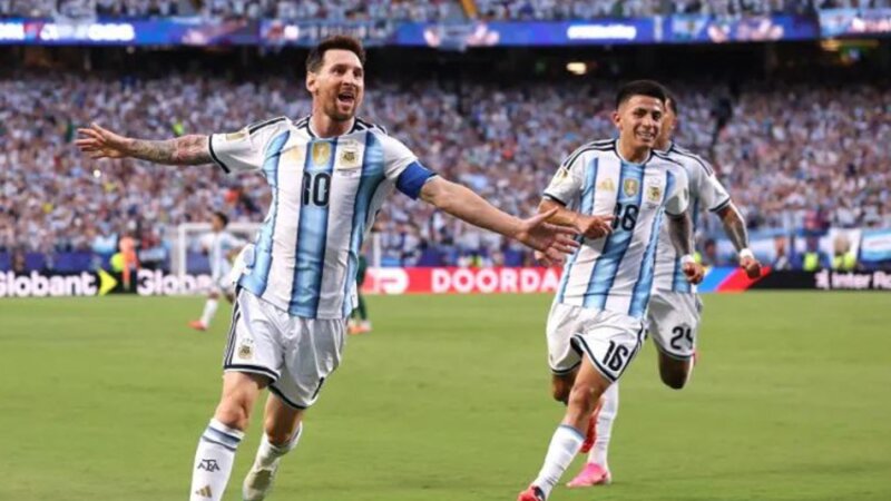 DÇ-2026: Argentina fasiləyə Messinin qolu ilə üstün yollandı - YENİLƏNİR