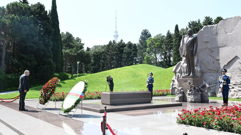 İordaniya Nümayəndələr Palatasının sədri Fəxri xiyabanı və Zəfər parkını ziyarət etdi