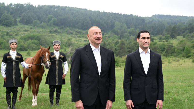 Türkmənistan Prezidentinə Qarabağ atı hədiyyə edildi