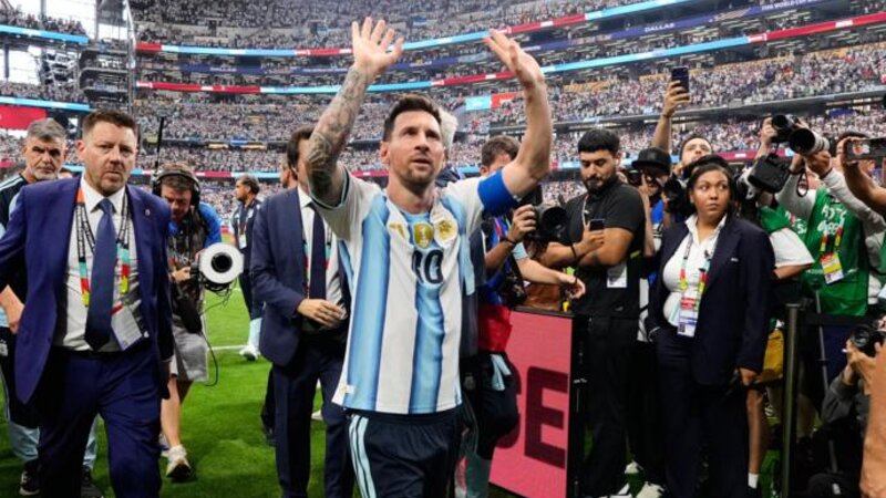 Messi: Qaçırdığım penaltiyə görə əsəbiləşmişdim