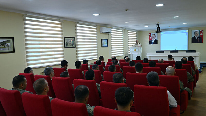 Hərbi Polis İdarəsində qoşun xidmətinin təşkilinə dair seminar keçirilib