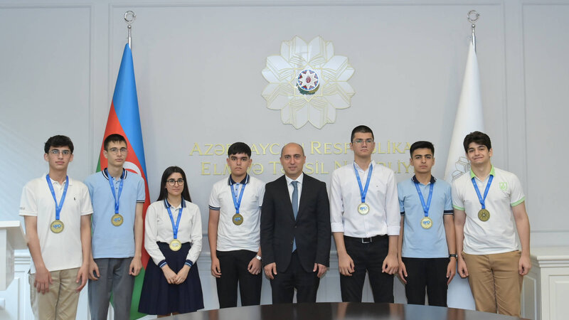 Elm və təhsil naziri Respublika Fənn Olimpiadalarının ən yüksək nəticə göstərən qalibləri ilə görüşdü