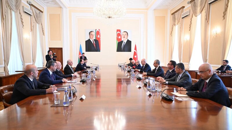 Əli Əsədov TBMM sədri Numan Kurtulmuşla görüşüb