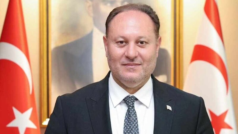 Ziya Öztürklər: Kipr məsələsinin həlli iki suveren dövlətdən keçir