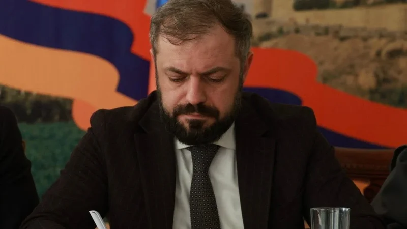 Erməni nazir Əlixanova məktub yazdı – “Xahiş edirəm, gəlməyimə icazə verin”