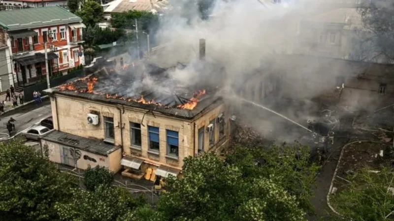 Ukrayna: Zaporojyeyə zərbələrdə iki nəfər ölüb, 19 nəfər yaralanıb