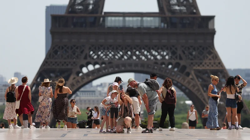 Parisdə anomal istilər fonunda bir gündə 109 ölüm qeydə alınıb