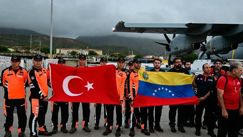 Türkiyə zəlzələdən zərər çəkən Venesuelaya xilasedicilər göndərdi