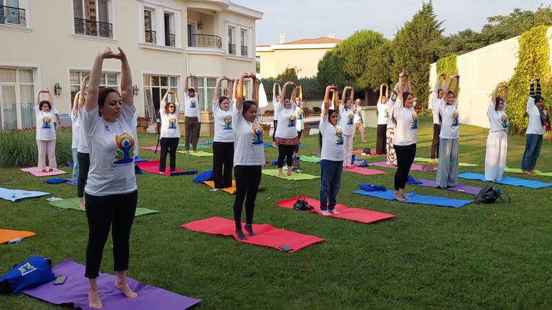 Hindistan Səfirliyi Bakıda jurnalistlər üçün "Power Yoga" sessiyası təşkil etdi -