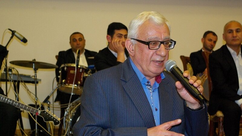 Xalq şairi Süleyman Rüstəmin oğlu Azad Rüstəmzadə vəfat etdi