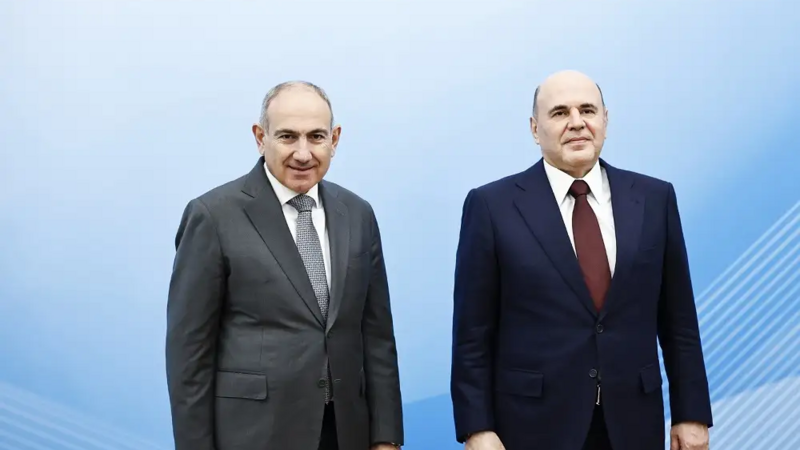 Paşinyan Rusiya Baş nazirinə zəng etdi