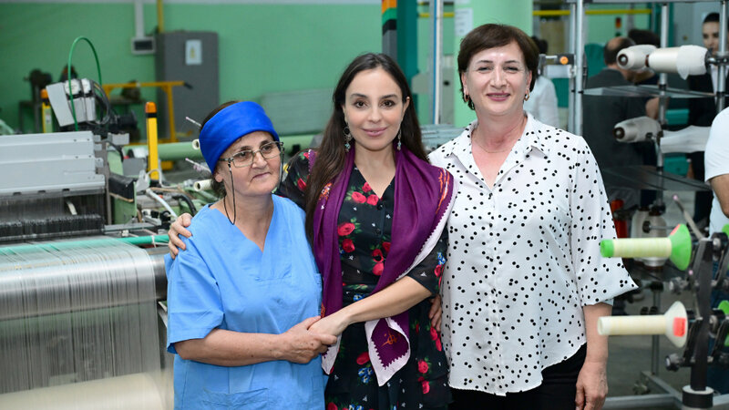Leyla Əliyeva “Azəripək” ASC-nin fəaliyyəti ilə yaxından tanış oldu