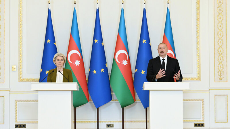 İlham Əliyev və Avropa Komissiyasının Prezidenti mətbuata bəyanatlarla çıxış ediblər -
