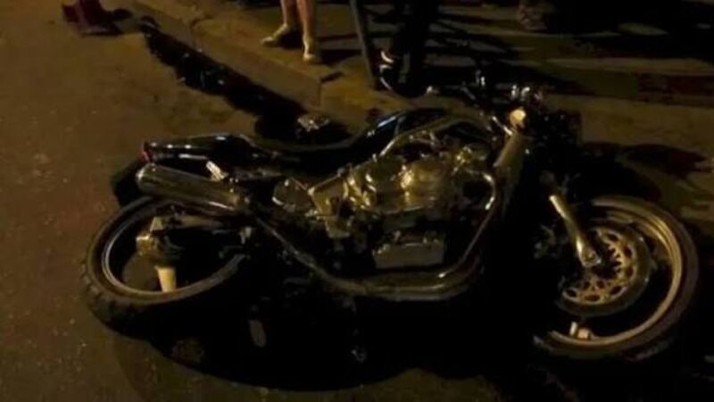 Bakıda motosiklet avtomobillə toqquşub, yeniyetmə xəsarət alıb