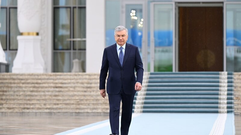 Şavkat Mirziyoyev Gürcüstana yola düşdü