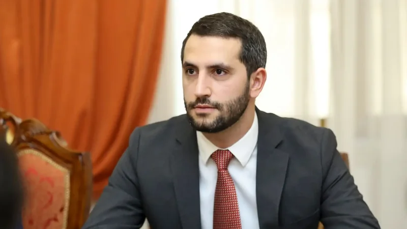 Ermənistan parlamentinin yeni sədri Türkiyədə təhsil alıb? -