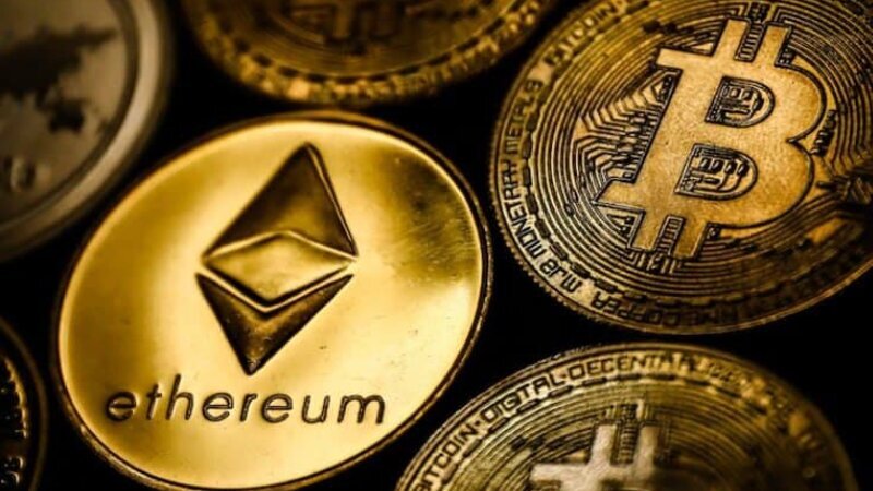 "Bitcoin" və "Ethereum" bahalaşıb