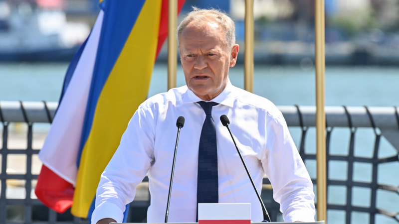 Tusk: Ukrayna Polşa ilə gərginliyin azaldılması üçün addımlar atmalıdır