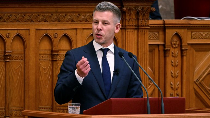 Macarıstan parlamentinə Prezidenti vəzifəsindən uzaqlaşdıracaq düzəliş təqdim olunur