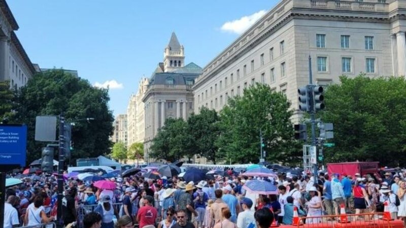 Nyu-Yorkda Bruklin körpüsündə bayram atəşfəşanlığı zamanı yanğın baş verib