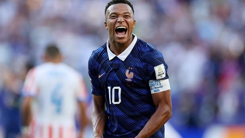 Paraqvay hökuməti Mbappe ilə bağlı irqçi açıqlamaları pisləyib