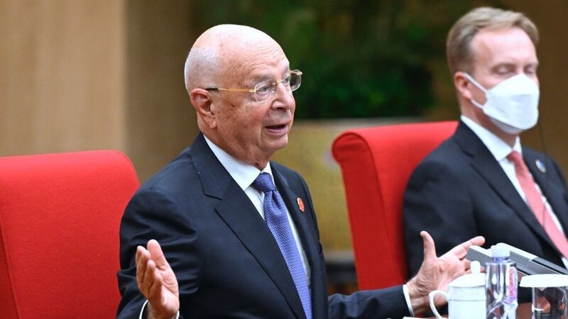 Klaus Şvab evində dinləmə qurğusu aşkar edildiyini bildirib