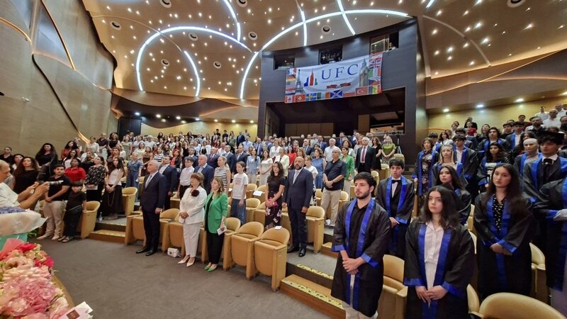University Foundation Courses Məzunlarının buraxılış gecəsi keçirilib
