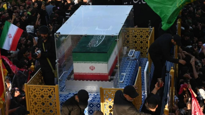 İraqda Xamenei ilə vida mərasiminə 10 milyondan çox insan qatılıb