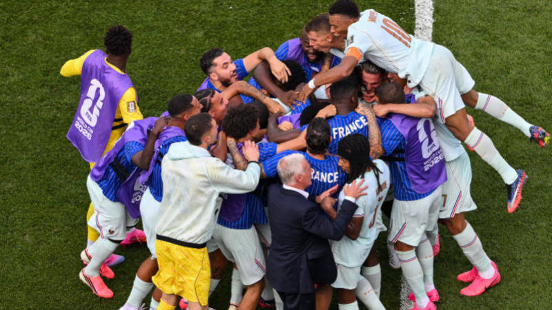 Fransa millisi dünya çempionatının ilk yarımfinalçısı oldu -