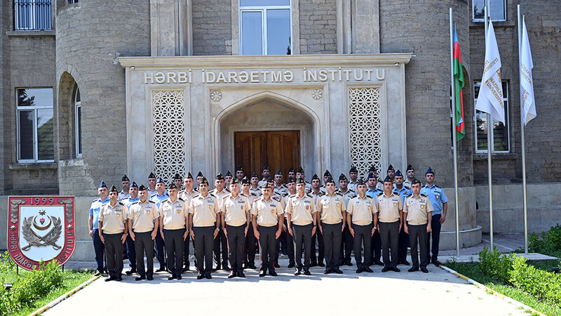 “İdarəetmə Akademik kursu”nun buraxılış mərasimi keçirilib
