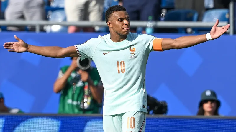 Mbappe iki rekord qırdı, mundialda Benzemanın uğursuz statistikasını təkrarladı