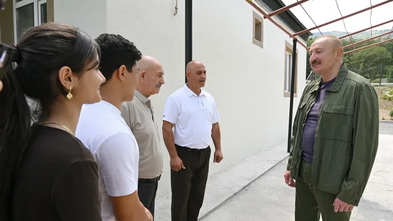 Prezidentin sosial şəbəkə hesablarında Quzeyxırman və Güneyxırman kəndlərində sakinlərlə görüşlə bağlı paylaşım olunub