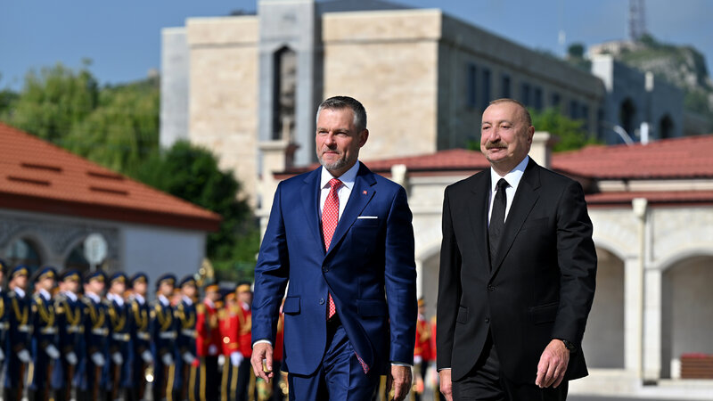 İlham Əliyevin sosial şəbəkə hesablarında slovakiyalı həmkarı ilə görüşünü əks etdirən videoçarx paylaşıldı