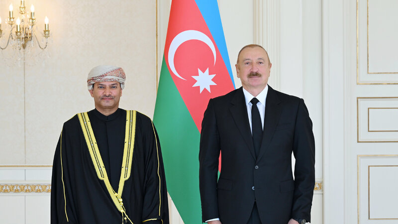 İlham Əliyev Omanın Azərbaycanda yeni təyin olunmuş səfirinin etimadnaməsini qəbul etdi