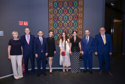 Leyla Əliyeva Budapeştdə "Azərbaycan xalçaları – ənənədən müasir incəsənətə" sərgisinin təqdimatında iştirak edib