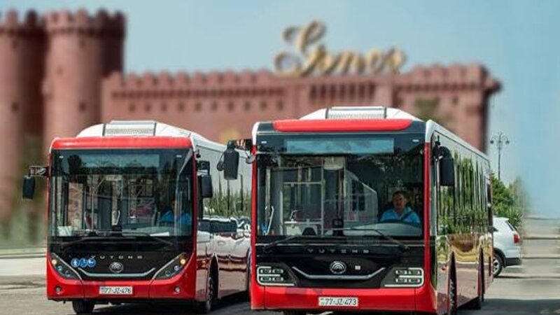 Gəncədə sərnişin "BakuBus"dan yıxılaraq xəsarət alıb