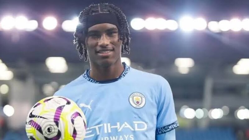 “Mançester Siti”nin 18 yaşlı futbolçusu Bundesliqa klubuna keçdi