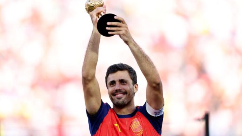 Rodri dünya çempionatının ən yaxşı futbolçusu seçildi