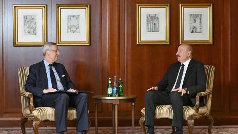 İlham Əliyev Almaniya İqtisadiyyatının Şərq Komitəsinin sədri Mixael Harms ilə görüşüb