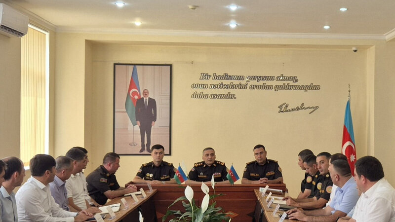 FHN çimərliklərdə təhlükəsizlik mövzusunda dəyirmi masa keçirdi -