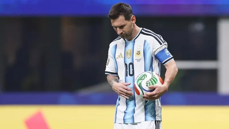Messi Argentina millisində karyerasını başa vurur