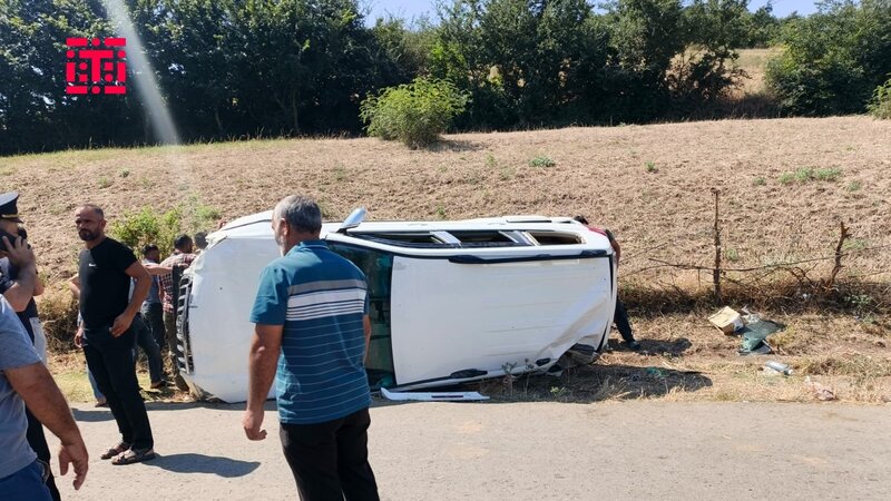 Cəlilabadda avtomobil aşıb, 4 nəfər xəsarət alıb