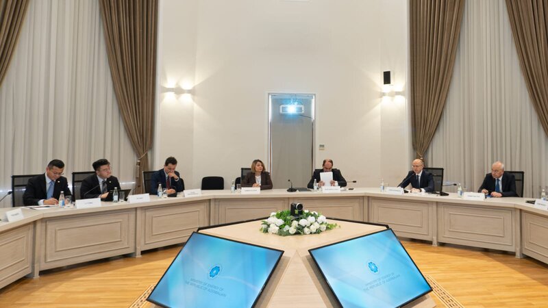 Azərbaycan və Çin Xəzərdə külək enerjisi layihəsini müzakirə edib