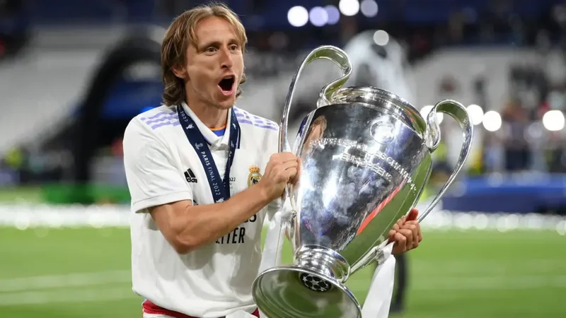 Luka Modriç "Milan" futbol klubu ilə müqaviləsini uzatdı