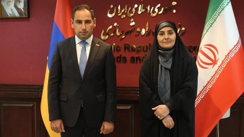Tehranda Ermənistan və İran rəsmiləri Araz çayı üzərində ikinci körpünün tikintisini müzakirə ediblər