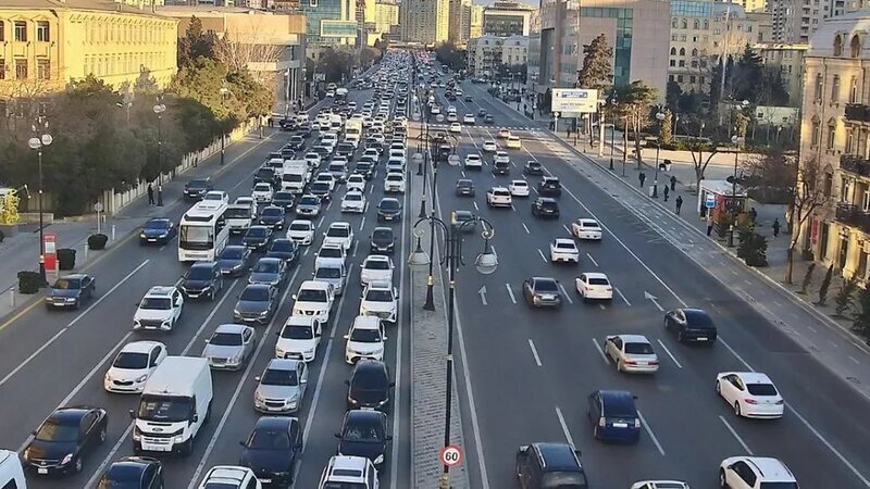Bakının bu küçələrində sıxlıq var -