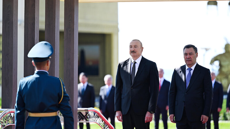 Prezident İlham Əliyevin Çolpon-Ata şəhərində rəsmi qarşılanma mərasimi olub