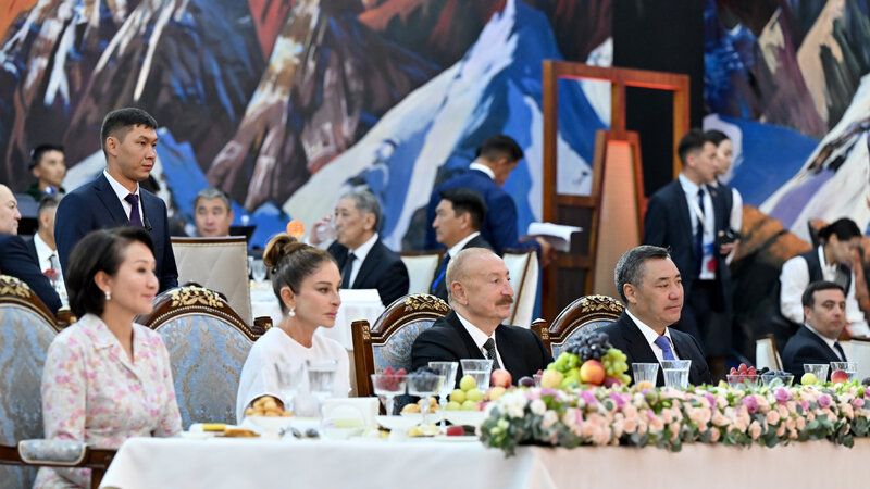 Çolpon-Ata şəhərində Prezident İlham Əliyevin və birinci xanım Mehriban Əliyevanın şərəfinə dövlət ziyafəti verilib