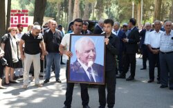 Xalq şairi Nəriman Həsənzadə Birinci Fəxri xiyabanda dəfn olundu -