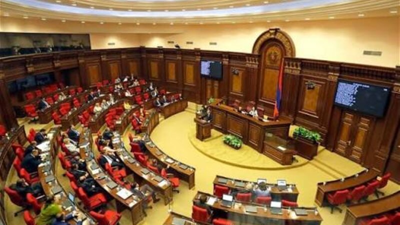 Ermənistanda yeni çağırış parlament fəaliyyətə başlayır